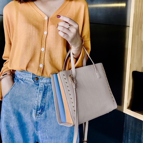 🆕 BERLIN Rivet Crossbody - Picture 5 of 7